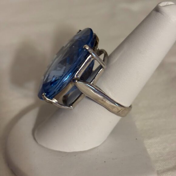 Beautiful 45ct Faceted Blue Topaz in Sterling Silver (925) - size 8 - Picture 9 of 14